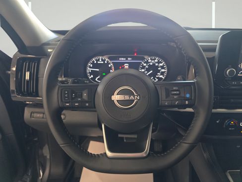 Used 2025 Nissan Pathfinder SV AWD/4WD image 14