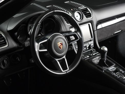 Used 2016 Porsche Boxster Spyder RWD image 17