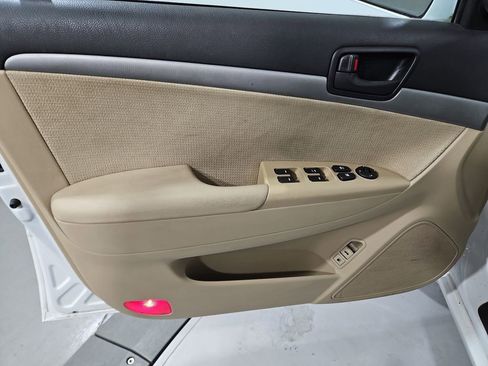 Used 2010 Hyundai Sonata GLS image 11