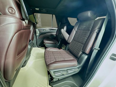 Used 2022 Cadillac Escalade Sport Platinum w/ Heavy-Duty Trailer Package AWD/4WD image 24
