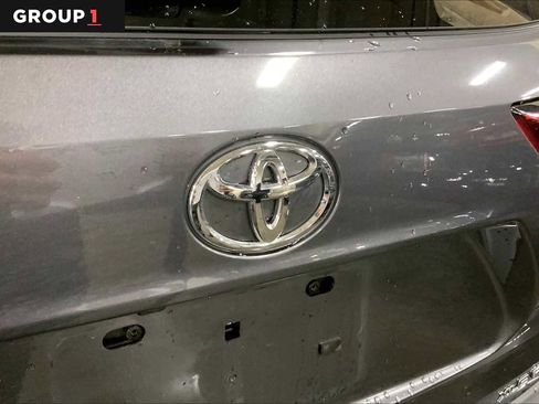 Used 2024 Toyota Highlander XLE image 30