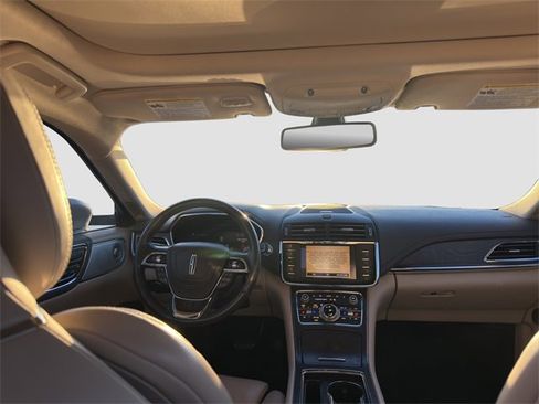 Used 2017 Lincoln Continental Reserve w/ Luxury Package image 14