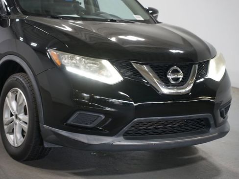 Used 2015 Nissan Rogue S image 4