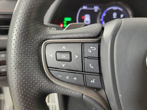 Used 2023 Lexus UX 250h F Sport FWD image 25