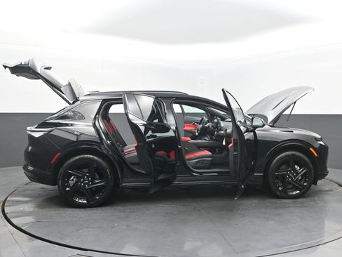 New 2025 Chevrolet Equinox EV RS w/ Convenience Package II FWD image 41