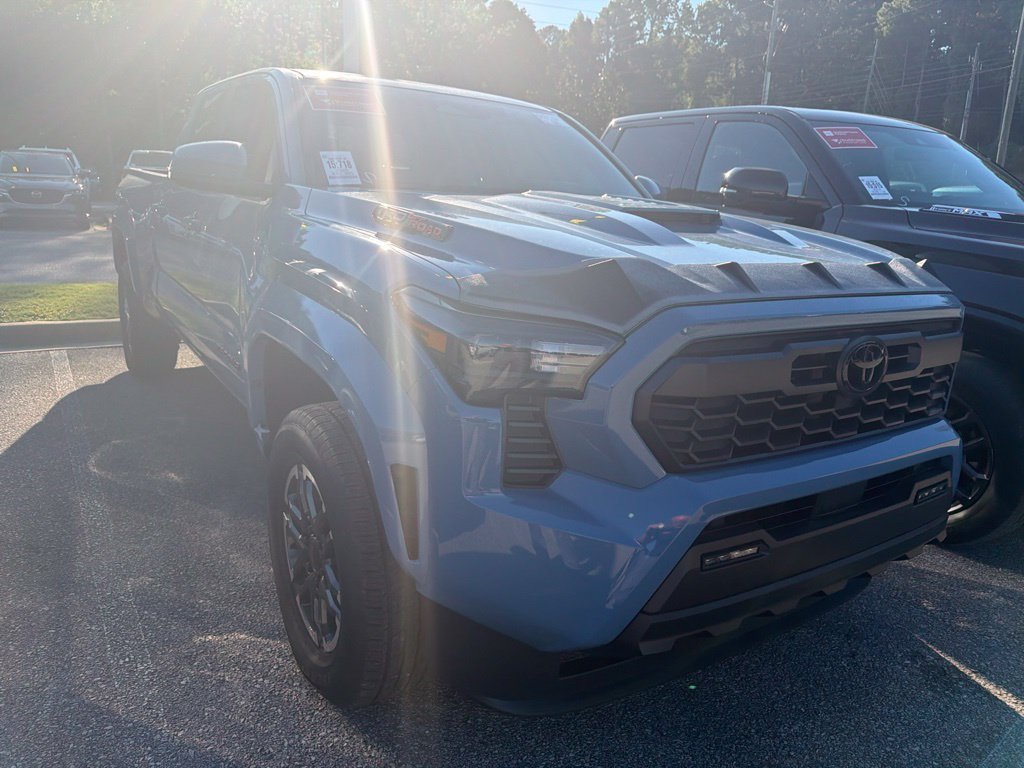 Used 2026 Toyota Tacoma TRD Sport AWD/4WD image 4