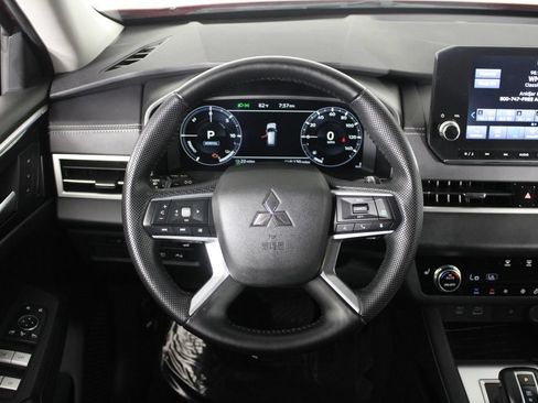 Used 2023 Mitsubishi Outlander 4WD Plug-In Hybrid image 9