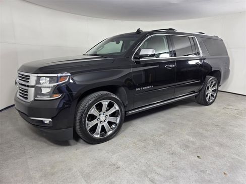 Used 2019 Chevrolet Suburban Premier image 8