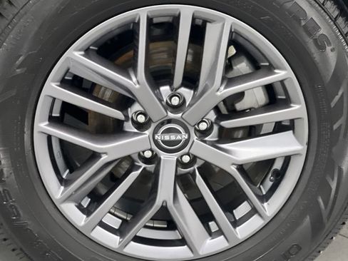 Used 2024 Nissan Rogue S image 62