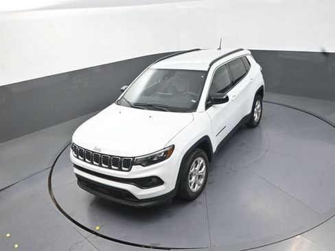 Used 2024 Jeep Compass Latitude AWD/4WD image 24