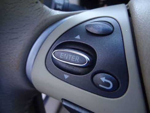 Used 2014 Nissan Pathfinder Platinum w/ Platinum Premium Package FWD image 30