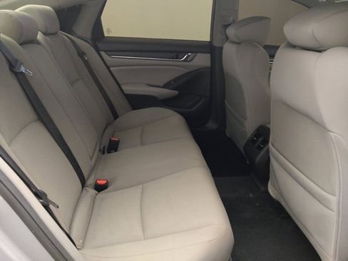 Used 2018 Honda Accord EX image 19