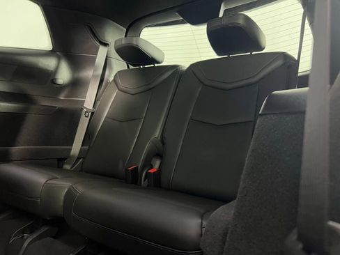 Used 2025 Cadillac XT6 Premium Luxury image 31