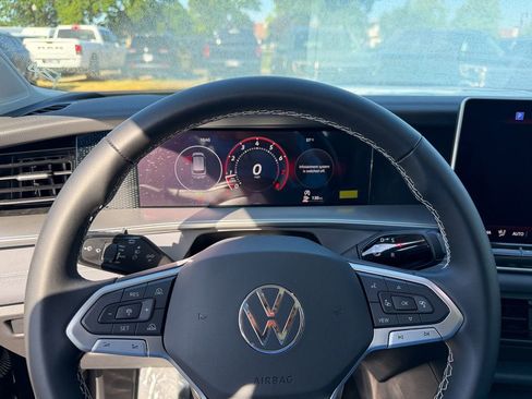 New 2026 Volkswagen Tiguan SE FWD image 14
