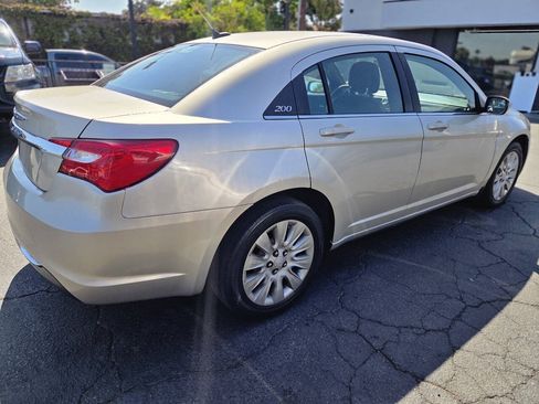 Used 2014 Chrysler 200 LX FWD image 6