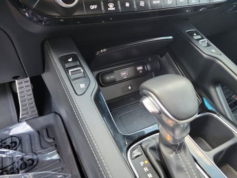 Certified 2022 Kia Telluride SX w/ Nightfall Edition Package AWD/4WD image 21