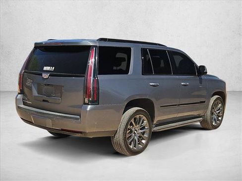 Used 2019 Cadillac Escalade Luxury w/ Escalade Sport Edition AWD/4WD image 5