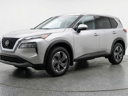 Used 2025 Nissan Rogue SV FWD image 3
