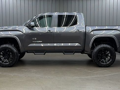 Used 2025 Toyota Tundra Limited AWD/4WD image 2