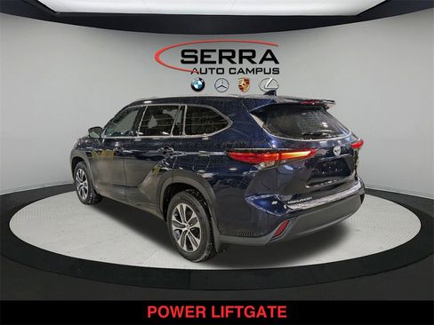 Used 2022 Toyota Highlander XLE image 15