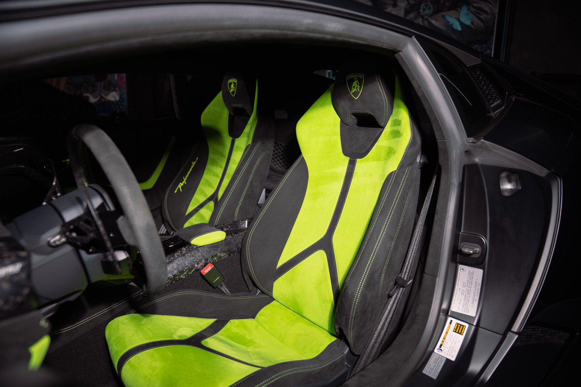 Used 2018 Lamborghini Huracan Performante AWD/4WD image 37
