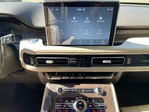 Used 2020 Lincoln Aviator Reserve w/ Equipment Group 202A AWD/4WD image 24
