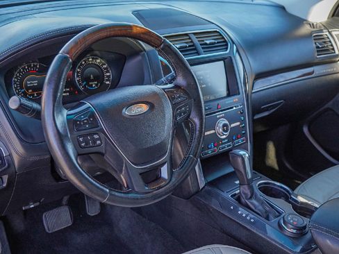 Used 2016 Ford Explorer Platinum image 7