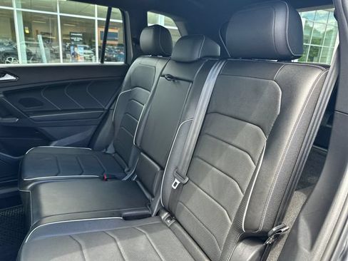 Certified 2022 Volkswagen Tiguan SEL R-Line AWD/4WD image 34