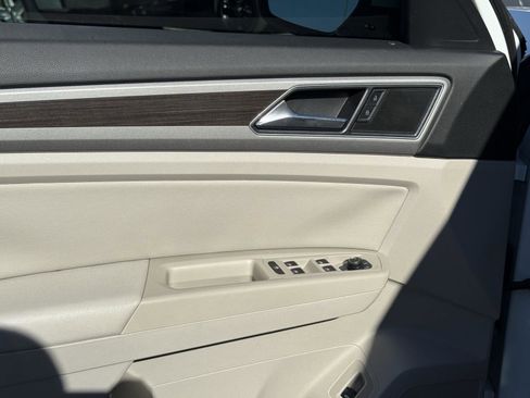 Used 2019 Volkswagen Atlas SEL image 12