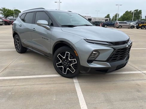 Used 2023 Chevrolet Blazer RS w/ Driver Confidence II Package FWD image 1
