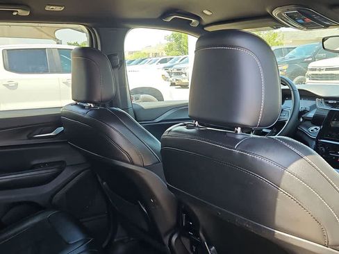 Used 2024 Jeep Grand Cherokee Altitude AWD/4WD image 17