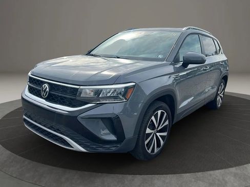 Used 2022 Volkswagen Taos SE AWD/4WD image 1
