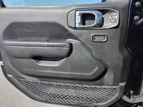 Used 2022 Jeep Wrangler Sport AWD/4WD image 19
