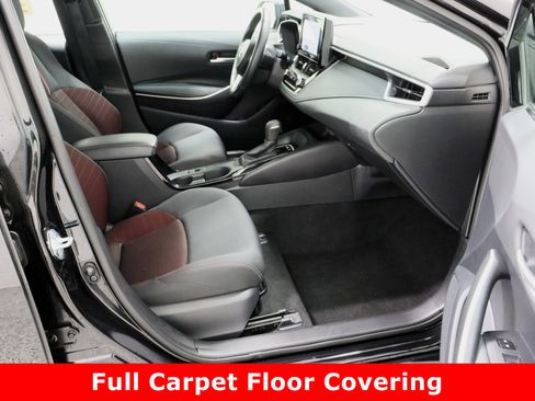 Used 2025 Toyota Corolla SE image 34