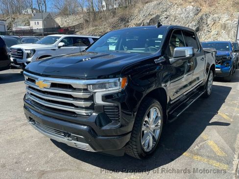 Used 2024 Chevrolet Silverado 1500 High Country w/ High Country Premium Package image 5