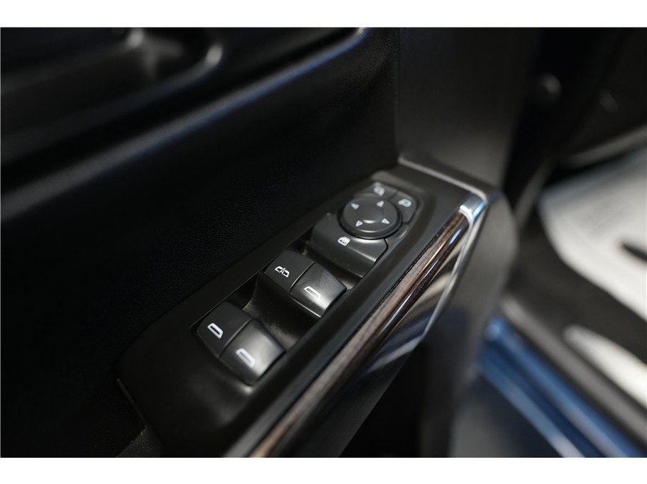 Used 2020 Chevrolet Silverado 1500 LT w/ Texas Edition RWD image 17