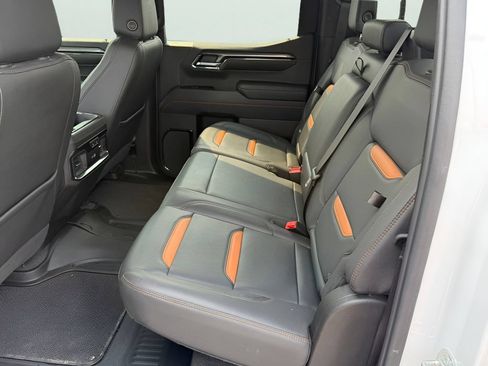 Used 2024 GMC Sierra 1500 AT4 w/ Technology Package AWD/4WD image 12