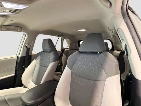 Used 2023 Toyota RAV4 XLE AWD/4WD image 18