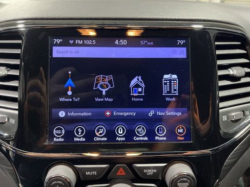 Used 2019 Jeep Grand Cherokee Altitude image 33