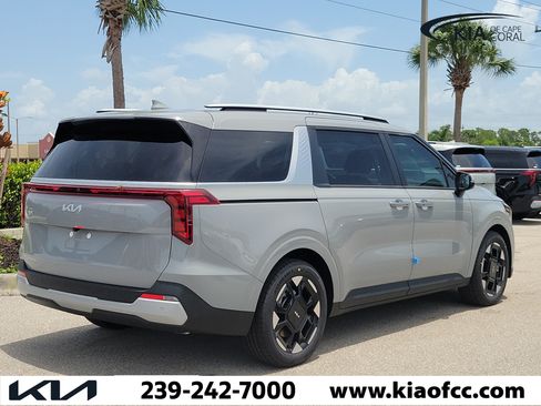 New 2026 Kia Carnival EX FWD image 6
