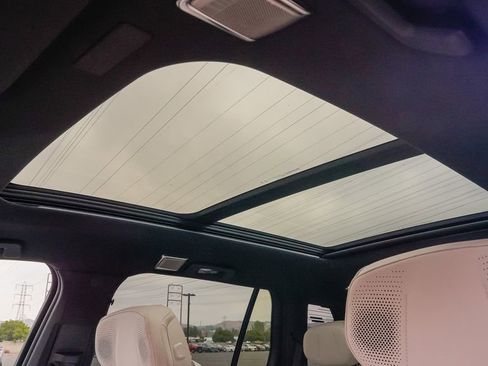 Certified 2026 Cadillac Vistiq Luxury image 15