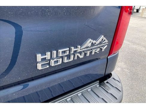 Used 2023 Chevrolet Silverado 3500 High Country w/ Z71 Off-Road Package AWD/4WD image 9