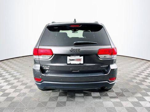 Used 2019 Jeep Grand Cherokee Laredo w/ Security & Convenience Group AWD/4WD image 9