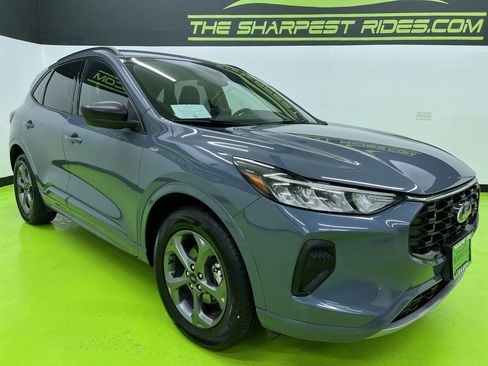 Used 2023 Ford Escape ST-Line AWD/4WD image 2