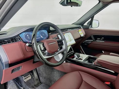New 2026 Land Rover Range Rover Long Wheelbase Autobiography image 9