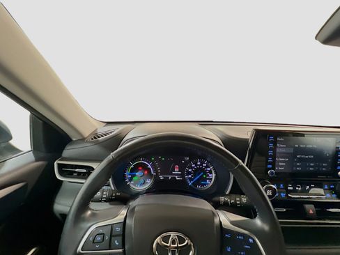 Used 2020 Toyota Highlander XLE image 7