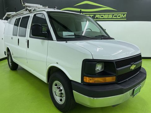 Used 2014 Chevrolet Express 2500 image 2