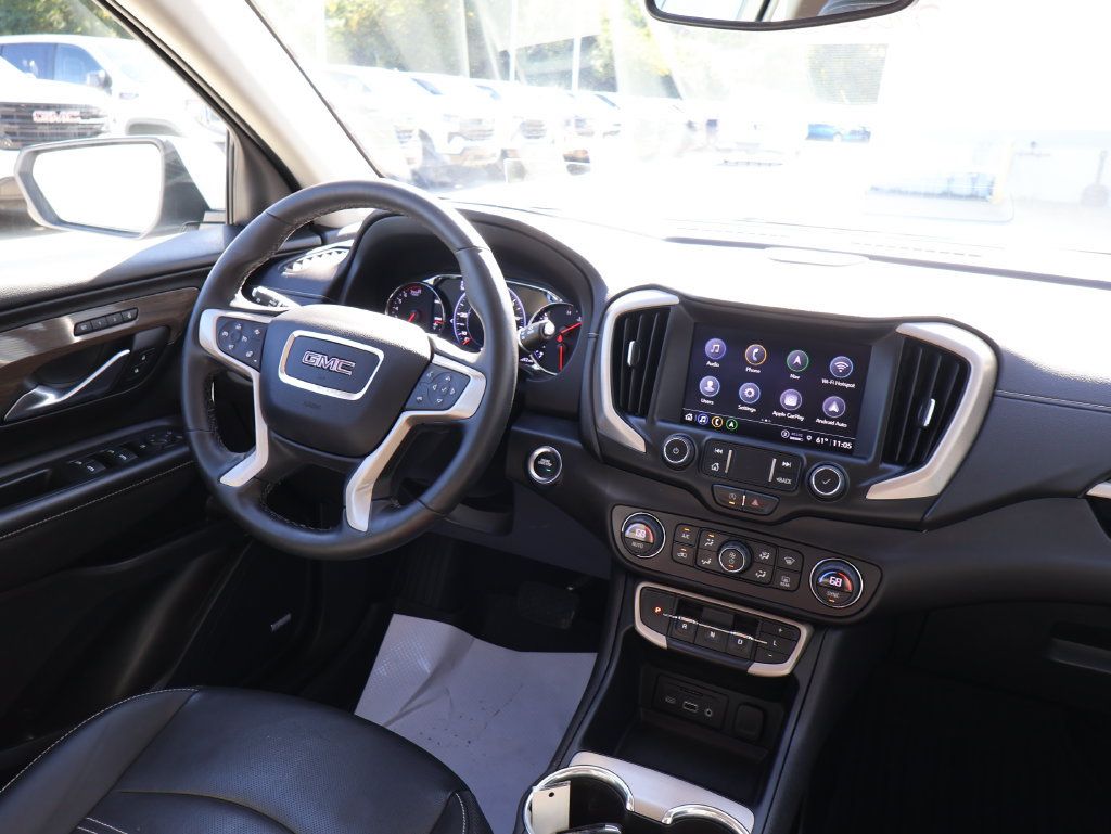 Used 2024 GMC Terrain Denali w/ Denali Premium Package AWD/4WD image 28