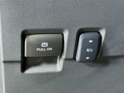 Used 2026 Ford F450 Platinum w/ FX4 Off-Road Package AWD/4WD image 17