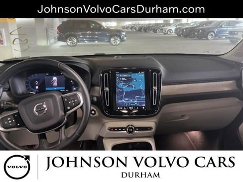 Used 2025 Volvo XC40 B5 Plus AWD/4WD image 8